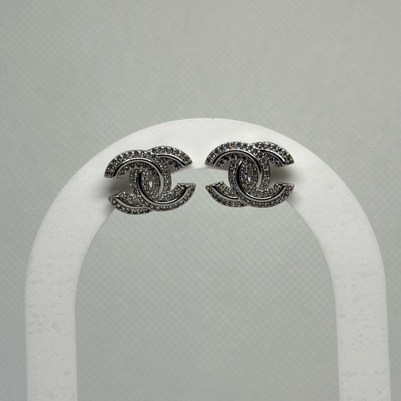 Earring - Picture 2 of 6